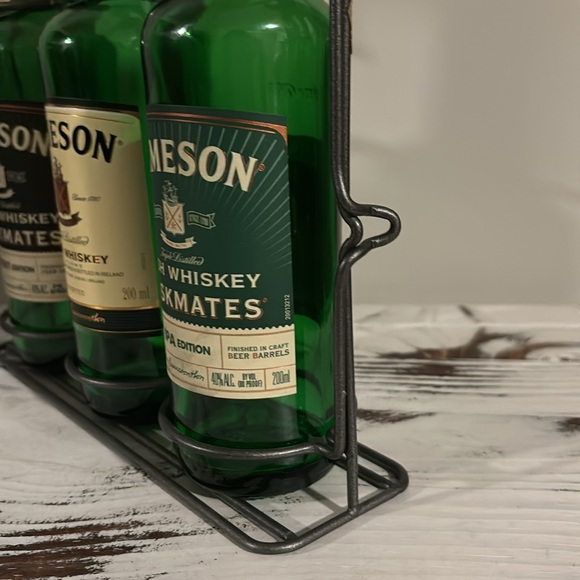 SOLD!! Empty Jameson Triology Gift Pack Triple Sampler & Decorative Carry Holder - Picture 10 of 15